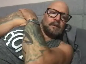 Chaturbate Live Sex Cam of pleasesitonmycock