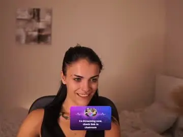 Chaturbate Sex Chat of pauline_2005