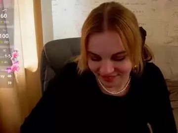 Chaturbate Live Sex Cam of glow_margo