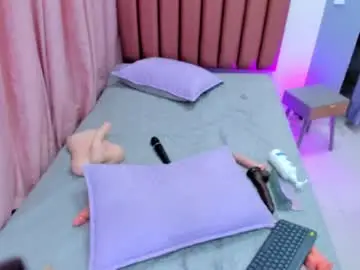 Chaturbate Live Sex Cam of avi_winklar