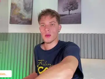 Chaturbate Live Sex Cam of robbinblaze