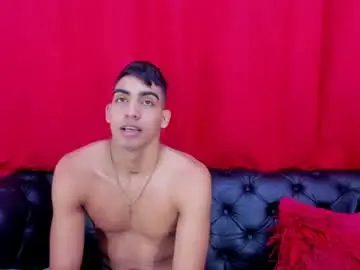 Chaturbate Sex Cam of milo_and_mily