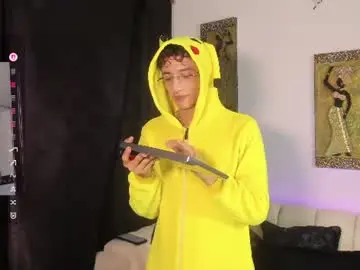 Chaturbate Live Porn of mhatias_