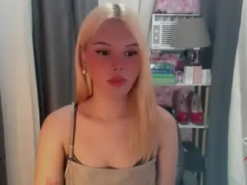 Chaturbate Live Sex Cam of yourlovekylie