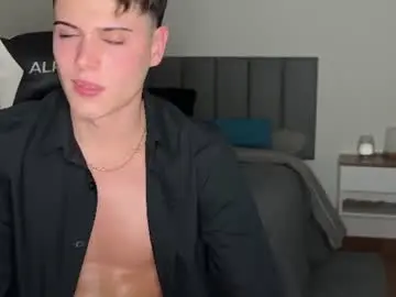Chaturbate Live Sex Cam of thomassex0