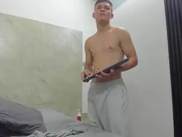 Chaturbate Free Porn Cam of robinlion91