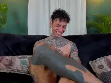 Chaturbate Sex Cam of aron_ford
