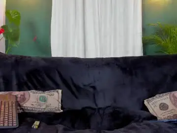Chaturbate Live Sex Cam of aron_ford
