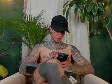 Chaturbate Sex Chat of aron_ford