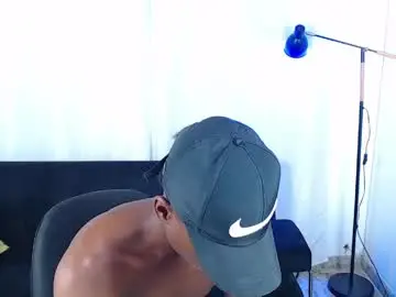 Chaturbate Live Sex of alexaandro18
