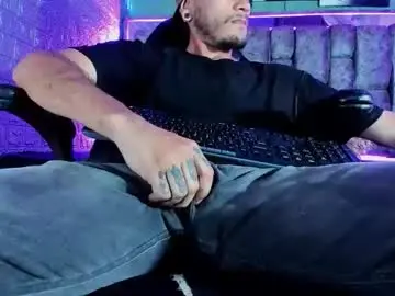 Chaturbate Live Porn of axell_cross2