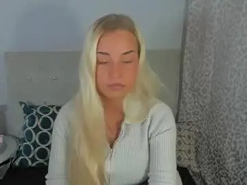 Chaturbate Live Sex Cam of kristyflowers