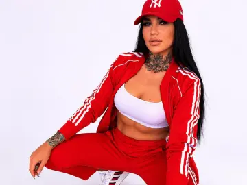 Imlive Free Porn Cam of HottyNicole
