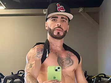 Imlive Free Porn Cam of LancelotBenwick1