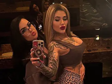Livejasmin Free Porn Cam of MadinaAndKatrine