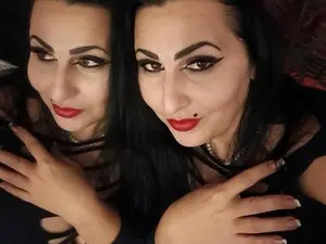 Myfreecams Watch Live Sex Cams of LisaJenner