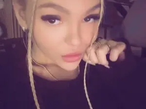 Myfreecams Sex Cam of Daisy_abby03