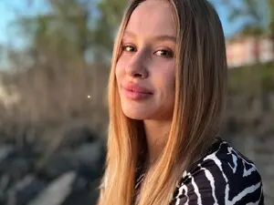 Myfreecams Private Sex Chat of Alice_Maryt