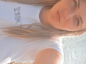Myfreecams Live Sex Cam of EmmylovePlay