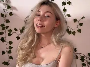 Myfreecams Live Sex Cam of Cherry_Iwe