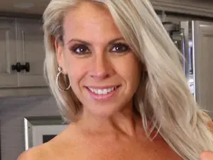 Myfreecams Free Porn Cam of WildWifeBarbi