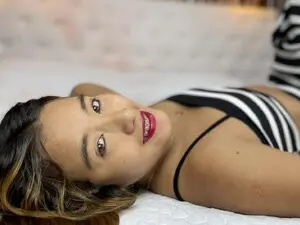 Myfreecams Sex Cam of Sofhiaa_