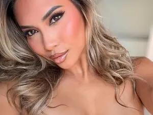 Myfreecams Live Porn of ExoticLILYxo