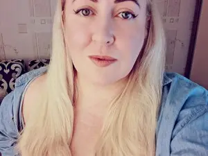 Myfreecams Watch Live Sex Cams of SweetieLoren