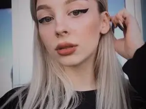 Myfreecams Live Sex Cam of Laurainlove