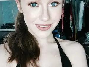 Myfreecams Sex Cam of EmilyBloom