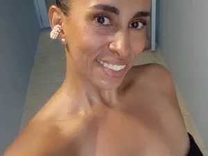 Myfreecams Live Sex Cam of Thalia_Gomex