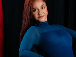 Myfreecams Live Sex Cam of Lucy_hot77