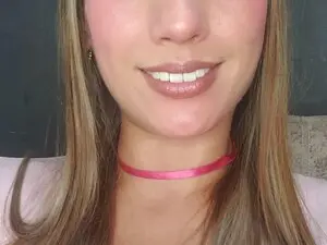 Myfreecams Free Porn Cam of AndreaCaramel