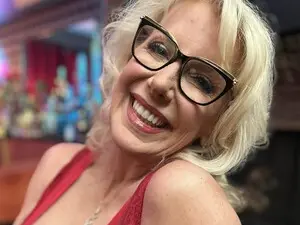 Myfreecams Live Sex Cam of FitCougar