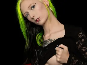 Myfreecams Nude Webcam of TwistedAliceW