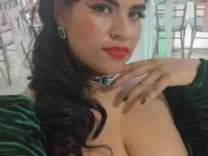 Myfreecams Live Porn of roxanahills_