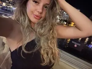 Myfreecams Free Porn Cam of StrawberryHug