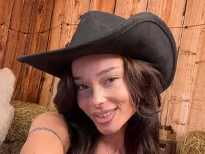 Myfreecams Live Sex Cam of SweetRossie