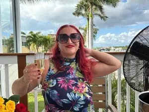 Myfreecams Adult Webcam of CURVYMILF46