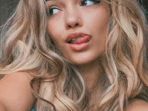 Myfreecams Free Live Porn of BelleM