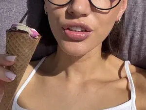 Myfreecams Live Porn of HotDoll19