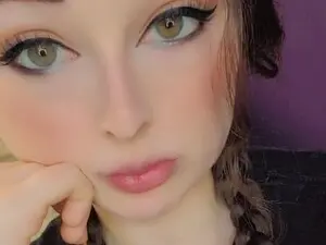 Myfreecams Nude Webcam of Elviraaa