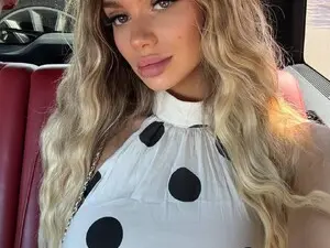 Myfreecams Adult Webcam of NicolleBlake
