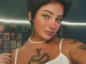 Myfreecams Sex Cam of LessaHost