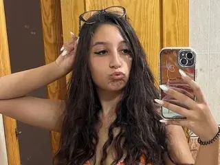 Streamate Free Live Porn of MaeveSun