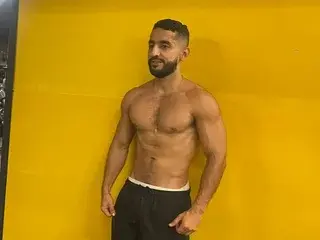 Streamate Watch Live Sex Cams of Yiyooo100