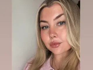 Streamate Live Porn of PeachyPolUK