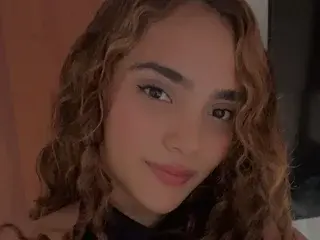 Streamate Free Live Porn of carolyne_18