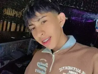 Streamate Sex Cam of Tommy_Foxx