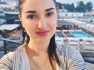 Streamate Adult Video Chat of Meri_Gold